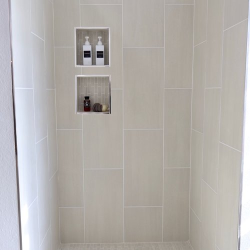 Light tiles in a modern shower makeover